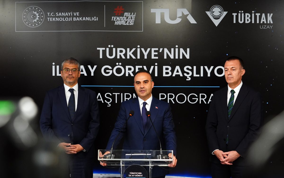 Türkiye'nin ilk Ay görevi kapsamında geliştirilen uzay aracının üretimi tamamlandı